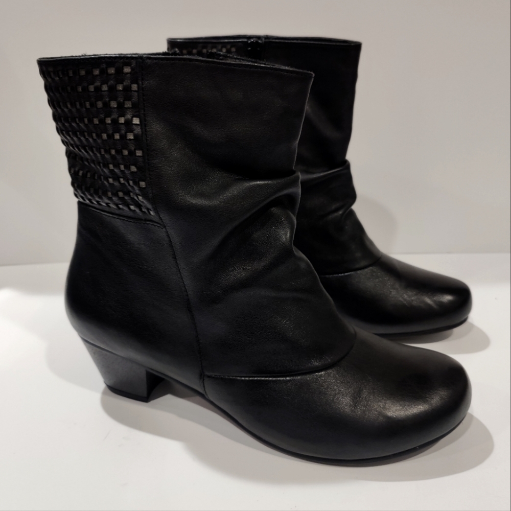 Ziera Women's Dar Black Ankle Boots